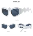 Mehrere Ansichten der Schmetterlingsbrille mit weißen Wellenbügeln und dunklen Gläsern - Weißer Rahmen Dunkelgraue Gläser