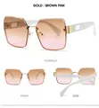Randlose übergroße Sonnenbrille mit goldenem Steg und braun-rosa Verlaufsgläsern - Weißer Rahmen Teerosa Linse