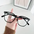 Klassische schwarze quadratische Blaulichtfilter-Brille mit eleganten Silber-Metallnieten - Hellschwarz