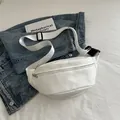 Sac de poitrine minimaliste en cuir PU blanc avec sangle ajustable pour le sport - Blanc