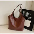 Bolso tote minimalista de cuero PU marrón con elegantes correas finas - café