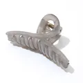 Dettaglio della molla in metallo e dei denti in acrilico grigio traslucido della pinza capelli - Viola Grigio (7cm)