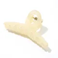 Dettaglio della molletta per capelli color crema con meccanismo a molla in metallo - Bianco Crema (7cm)