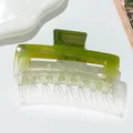 Dettaglio della grande pinza per capelli sfumata verde con glitter e design quadrato - Verde