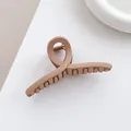 Grande pince à cheveux mate marron avec un design géométrique torsadé minimaliste de haute qualité - 11cm / Khaki Clair