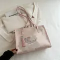 Bolso tote de satén rosa con elegante bordado de peonía y borla de estilo chino - Estilo Bordado Floral Peonía / Rosa