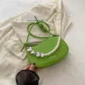 Sac à bandoulière chic vert citron en cuir PU avec chaîne à cœurs et perles - Vert