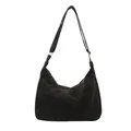 Borsa a spalla nera in nylon increspato da donna con tracolla regolabile e fibbie dorate - Nero