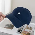 Détail de la casquette de baseball bleu marine avec broderie étoile blanche et sergé de coton - Réglable / Bleu marine