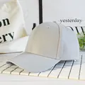 Dettaglio del tessuto in cotone grigio chiaro del cappello da baseball con sei pannelli - Grigio