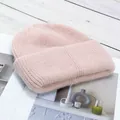 Gorro de punto grueso rosa estilo pelo de conejo con dobladillo en revista - Rosa Palo