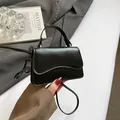 Classica borsa a mano nera rettangolare in pelle PU con tracolla regolabile e rimovibile - Nero