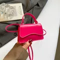 Fashionable magenta mini square crossbody bag with wavy edge cover and leather texture - Rose Red