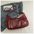 Σκούρο κόκκινο γυαλιστερό ita bag από PU δέρμα με PVC τσέπες και κομψό φιόγκο - Κόκκινο