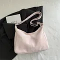 Bolso bandolera de media luna rosa minimalista con correa ajustable para mujer - Sin colgante / Rosa