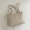 Bolso tote beige minimalista de piel sintética con correas de hombro ajustables - Blanco