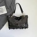 Schicke schwarze Pailletten-Tragetasche für Damen mit goldener Kette und viel Platz - Schwarz