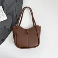 Minimalistische kaffeebraune PU-Leder-Einkaufstasche mit Schultergurten und Metallschnalle - Ohne Anhänger / Braun