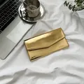 Portafoglio a busta dorato metallizzato alla moda con finitura a specchio lucida - Oro