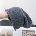 Gros plan du bonnet en laine d'alpaga gris foncé montrant la texture douce et duveteuse - M (56-58cm) / Gris Chiné