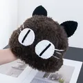 Detalle de gorro de gato marrón de felpa con ojos de ganchillo y orejas puntiagudas - Talla única / café