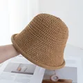 Dettaglio cappello a secchiello marrone in maglia traforata con trama all'uncinetto - M (56-58cm) / Cachi