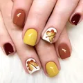 Unghie finte quadrate corte con design a foglia d'acero e accenti di glitter oro - Stile Autunno Foglia d'Acero Corto Quadrato Ovale (YS393)