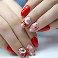 Faux ongles courts et ronds avec gants rouges et motifs d'étoiles de Noël festifs - Motif de Gants et Chaussettes de Noël Rouges (YS422) / 24 Pièces/Ensemble