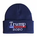 Dunkelblaue Trump 2020 bestickte Strickmütze mit Details der US-Flagge - Verstellbar / Marineblau