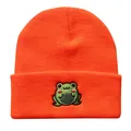 Leuchtend orangefarbene Strickmütze mit süßer Froschbestickung am breiten Umschlag - Einheitsgröße / Orangerot