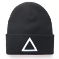 Schwarze Unisex-Strickmütze mit weißer 3D-Dreiecksstickerei für wohlige Wärme im Winter - Schwarz Dreieck
