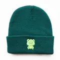 Dunkelgrüne Strickmütze mit süßer Frosch-Stickerei auf dem umgeschlagenen Rand - Verstellbar / Dunkelgrün