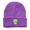 Dunkelviolette Strickmütze mit süßer grüner Frosch-Stickerei für Damen und Herren - Verstellbar / Lila