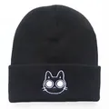 Schwarze Strickmütze mit süßer Cartoon-Katzenstickerei auf dem Umschlagrand - Verstellbar / Benommene Katze Stil (Schwarz)