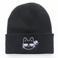 Schwarze Strickmütze mit aufgestickter Cartoon-Katze mit Sonnenbrille und Umschlag - Verstellbar / Sonnenbrillen-Katze Stil (Schwarz)