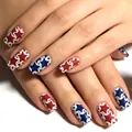 Unghie finte corte quadrate con stelle rosse bianche e blu in stile vintage - Stile Stella Rossa Blu (YS069)