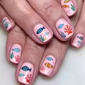 Unghie finte rosa glitterate con motivi di pesci e coralli del mondo marino - Ys847 (senza Attrezzi)