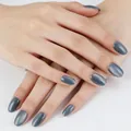 Kurze ovale künstliche Nägel mit grauem Katzenaugeneffekt und Silberschimmer - Oval länglich / Graublau Katzenauge (YS2622-23)