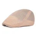Détail du tissu en maille respirant à double couche sur une casquette d'été beige - M / Beige