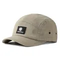 Détail de casquette 5-panel à carreaux kaki avec étiquette noire et œillets d'aération - Beige