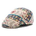 Berretto piatto vintage con motivi jacquard geometrici colorati su tessuto pregiato - Regolabile / Beige