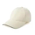 Détail de la casquette beige respirante avec motifs d'étoiles au laser et bord contrasté - Réglable / Blanc Cassé