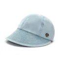 Sombrero de pescador retro en mezclilla azul claro con ala ancha y escudo metálico - Talla única / Azul Claro Sólido