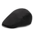 Gros plan d'une casquette plate noire classique en sergé de coton avec coutures de qualité - Réglable / Noir