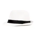 Vue détaillée du tissu en lin tissé fin et du ruban de satin noir sur un chapeau fedora blanc - Taille unique / Blanc