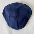 Classic navy blue wool flat cap with reinforced stitching and vintage paneled structure - Plain / Navy Blue