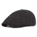 Perfil lateral de una gorra clásica de cuadros grises en tejido de lana gruesa - Talla única / Negro