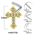 Dettaglio piercing naso a croce dorata 20g con zirconi in varianti a L, S e barra dritta - Stile Croce / Barra Dritta / Colore acciaio