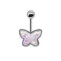 Piercing ombelico in argento lucido con farfalla cangiante rosa-viola su fondo bianco - Stile Farfalla Viola Iridescente
