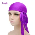 Silky Purple Durag mit langem Band und Bindedesign auf einem Mannequin-Kopf - Einheitsgröße / Lila